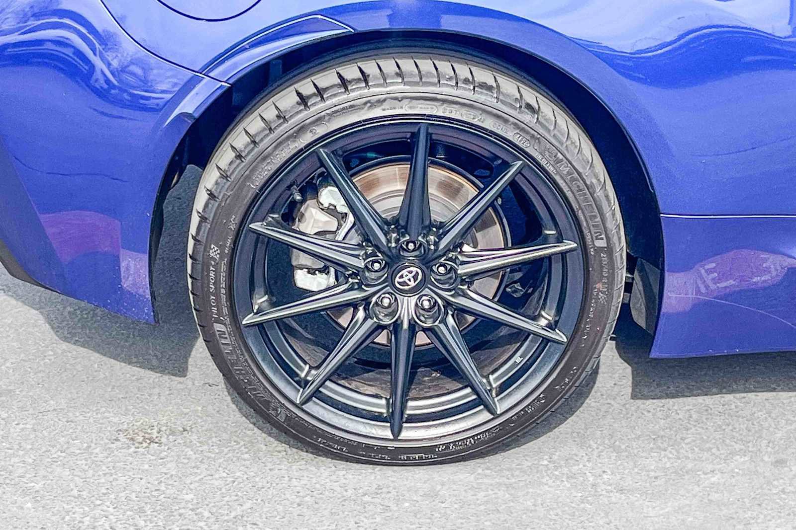 Used 2024 Toyota GR86 Premium image 10