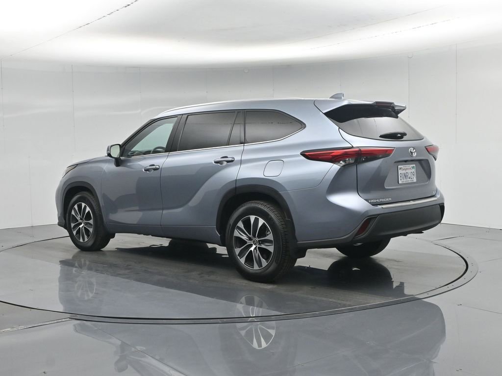 Used 2021 Toyota Highlander XLE image 7