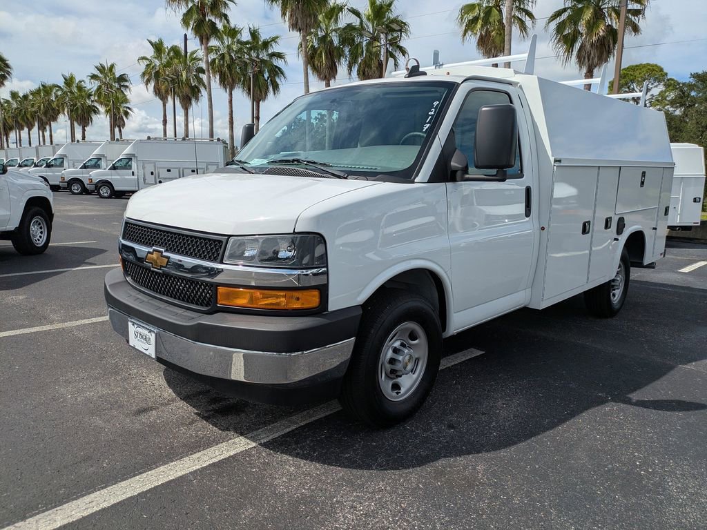 New 2025 Chevrolet Express 3500 w/ Power Convenience Package image 8