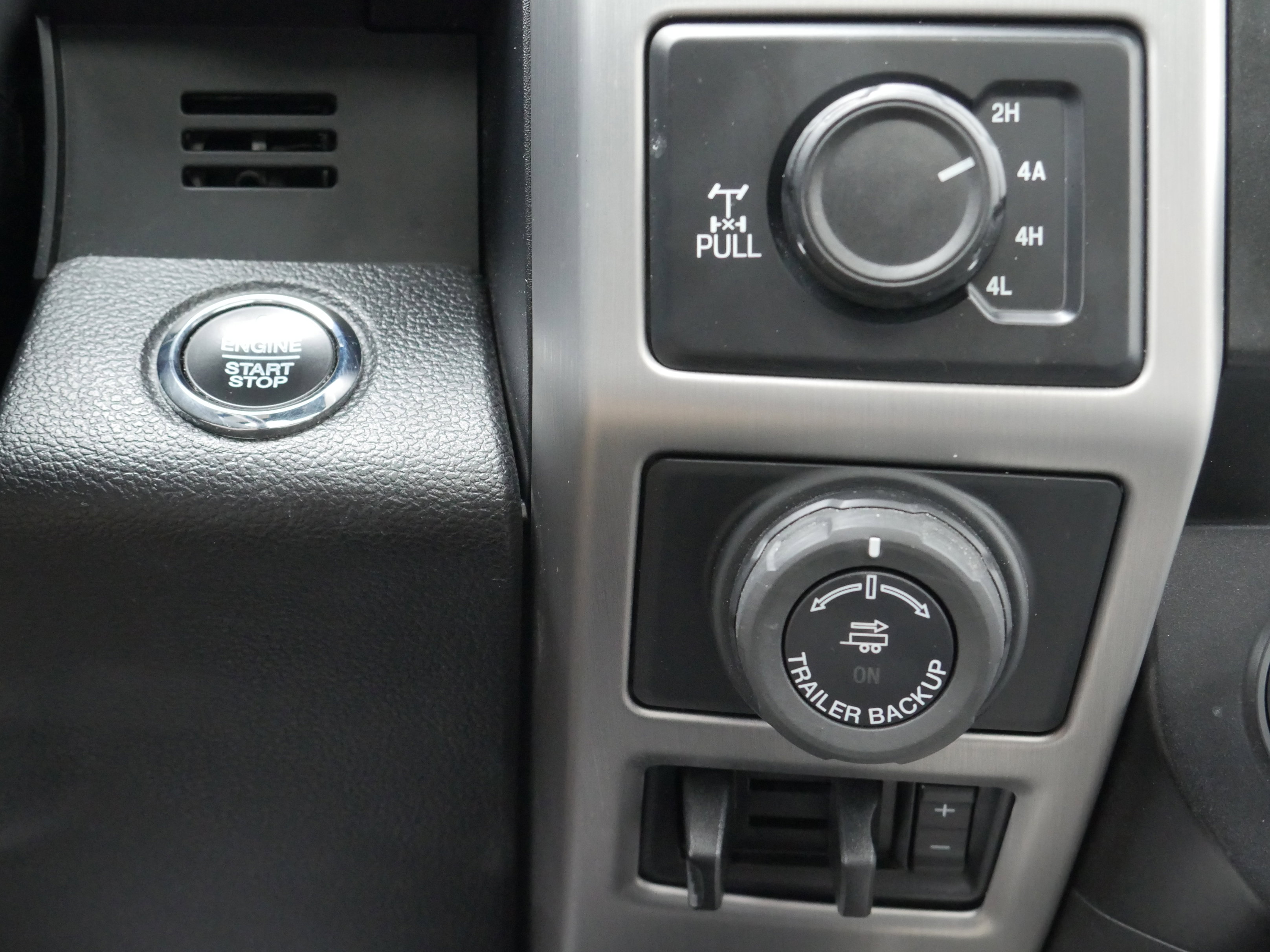 Used 2020 Ford F150 Platinum w/ Equipment Group 701A Luxury image 9