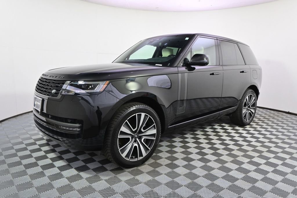 Used 2025 Land Rover Range Rover SE AWD/4WD image 2