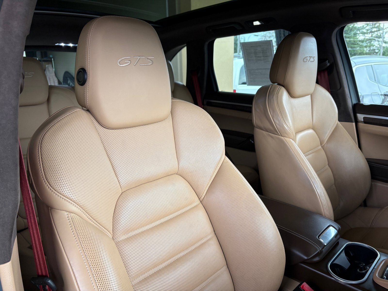 Used 2016 Porsche Cayenne GTS image 43