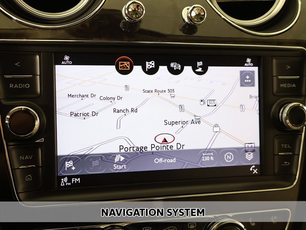 Used 2020 Bentley Bentayga Plug-In Hybrid AWD/4WD image 3
