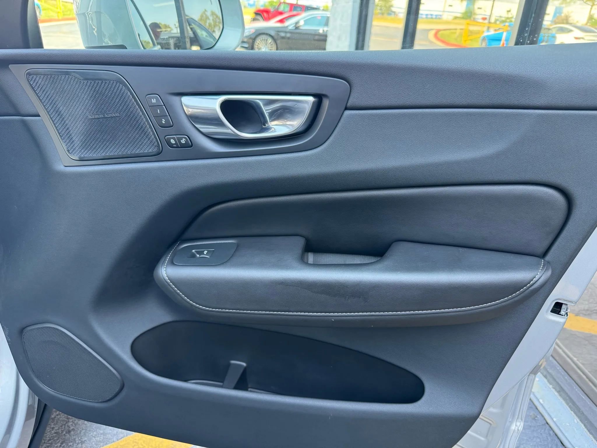 Used 2023 Volvo XC60 B5 Ultimate w/ Climate Package image 16