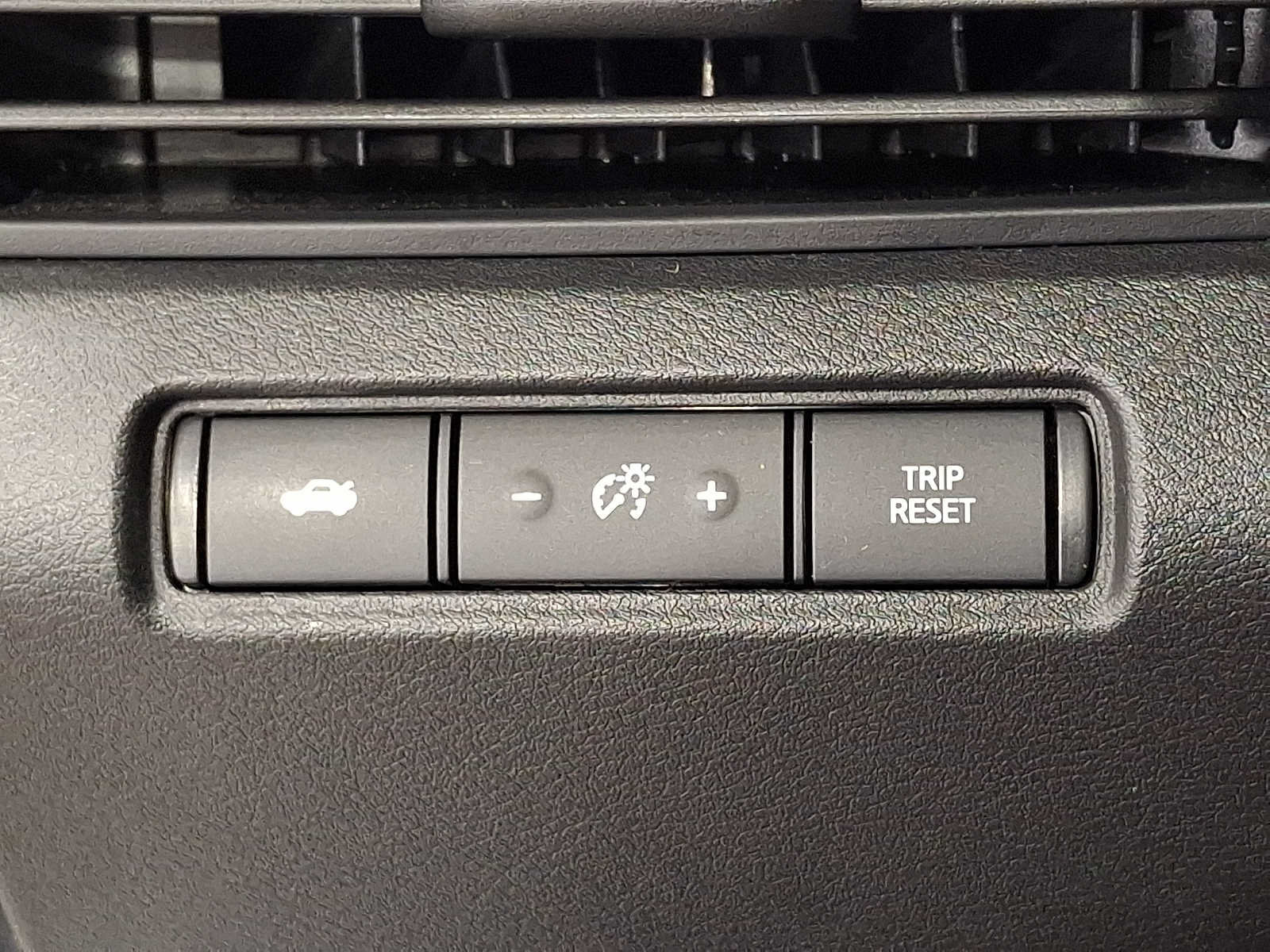 Used 2025 Nissan Altima 2.5 SR AWD/4WD image 23