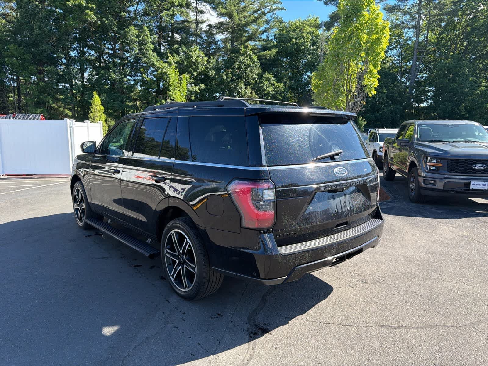 Used 2019 Ford Expedition Limited w/ Equipment Group 303A AWD/4WD image 7
