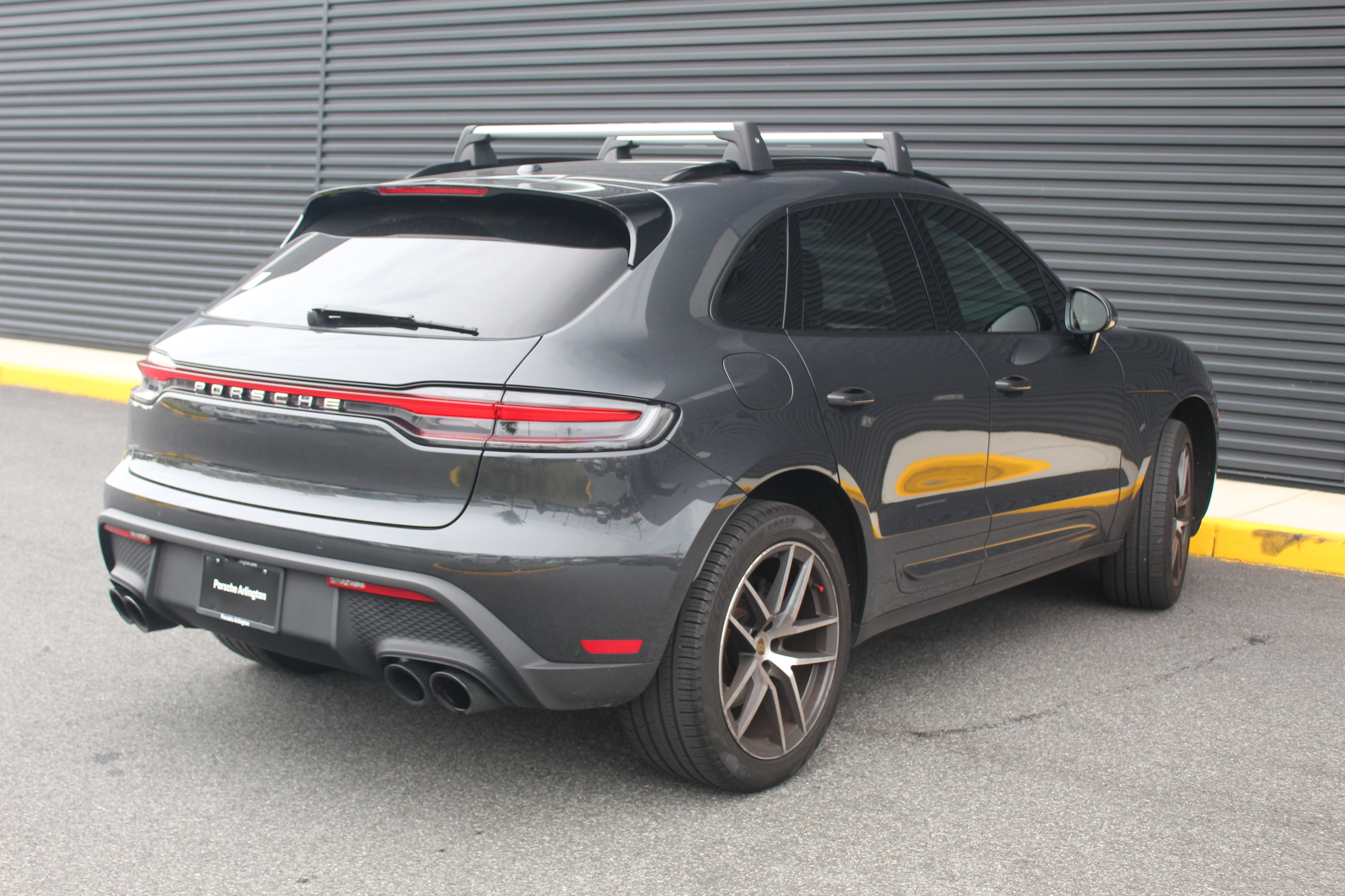 Certified 2022 Porsche Macan image 8