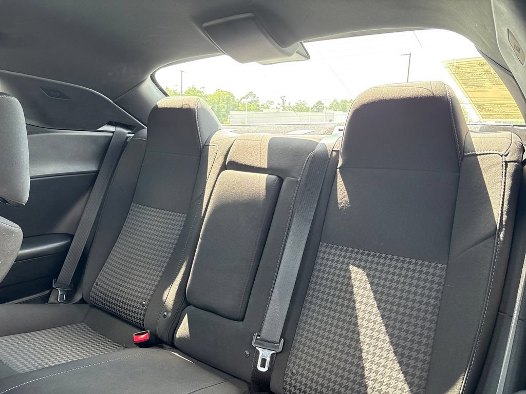 Used 2019 Dodge Challenger R/T w/ Driver Convenience Group RWD image 17