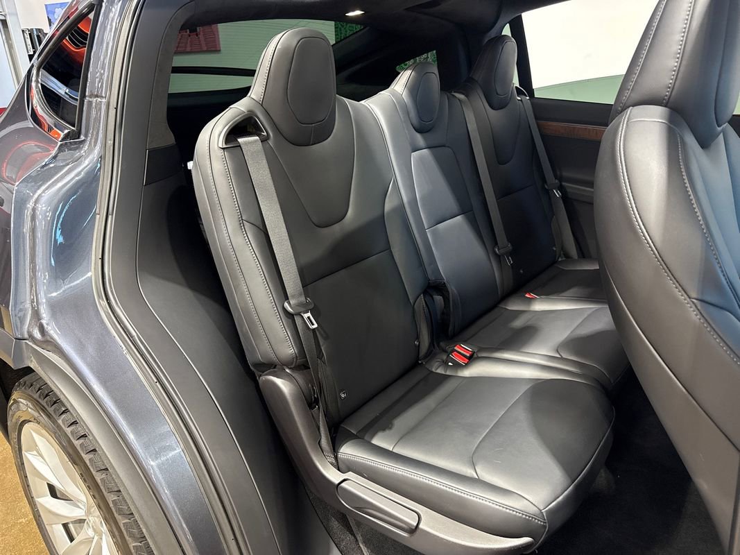 Used 2020 Tesla Model X image 73