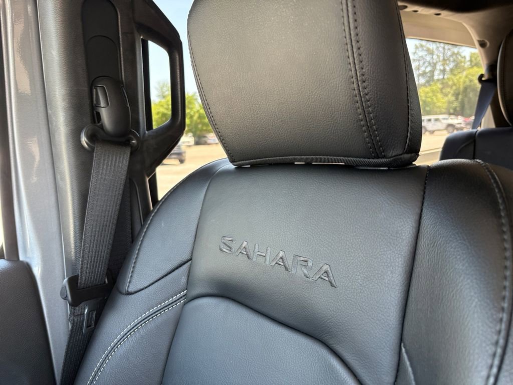 Used 2021 Jeep Wrangler Unlimited Sahara w/ Cold Weather Group AWD/4WD image 13