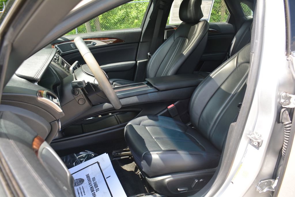 Used 2018 Lincoln MKZ Select w/ Select Plus Package AWD/4WD image 11