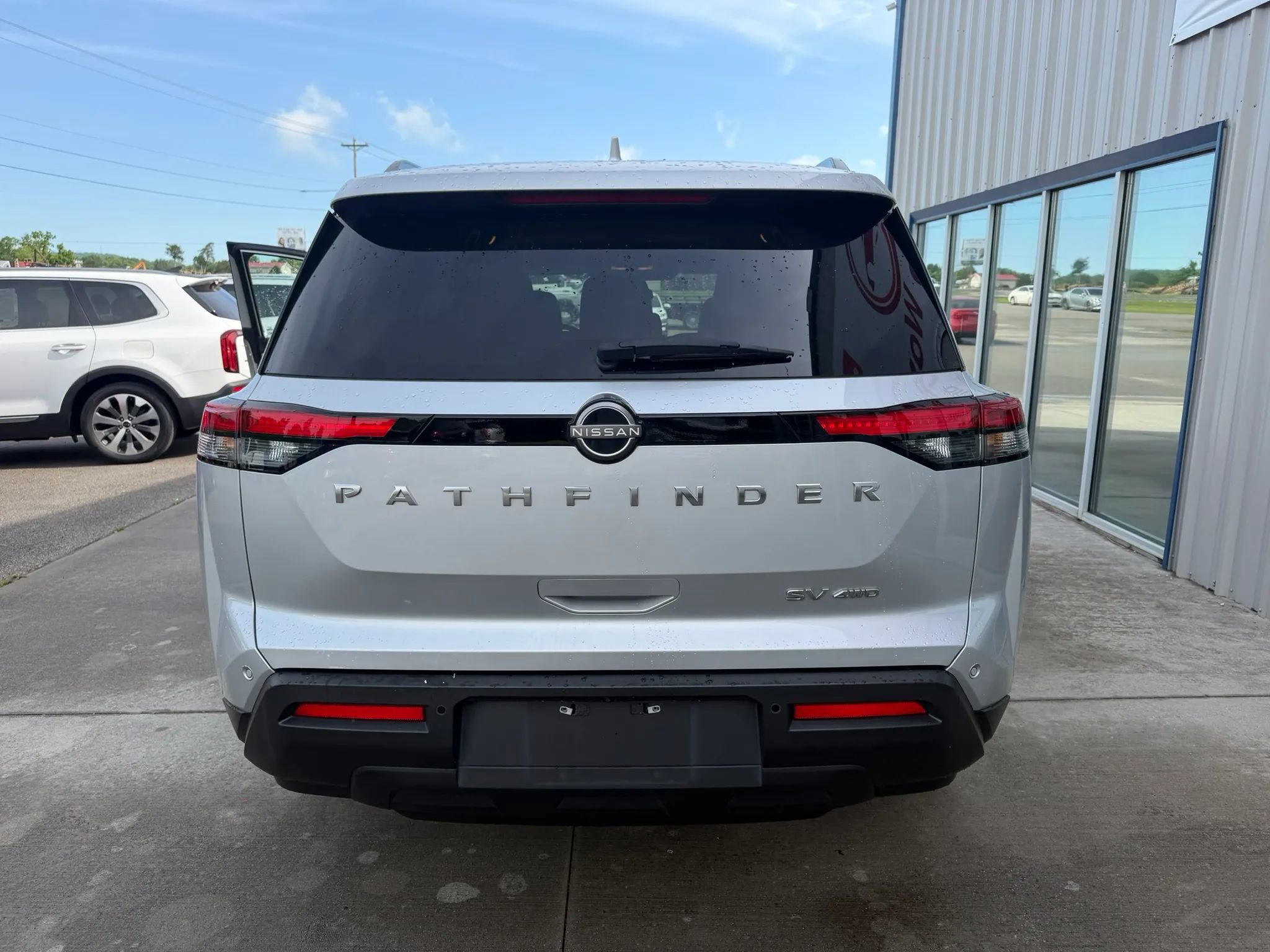 Used 2022 Nissan Pathfinder SV AWD/4WD image 4
