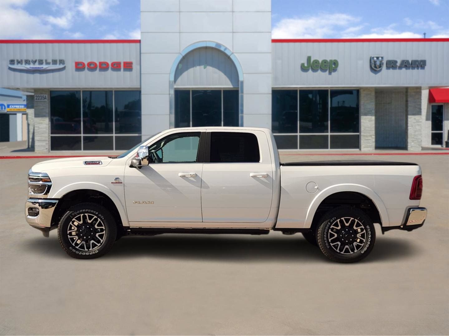 New 2026 RAM 2500 Limited AWD/4WD image 3