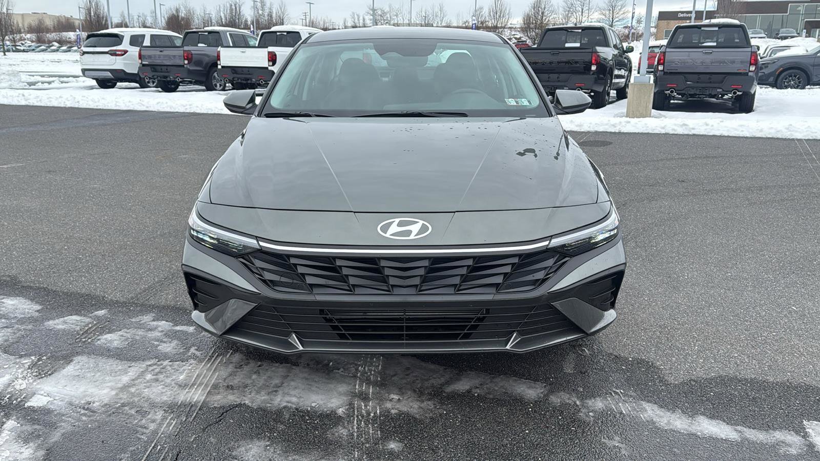 Used 2025 Hyundai Elantra SE image 17