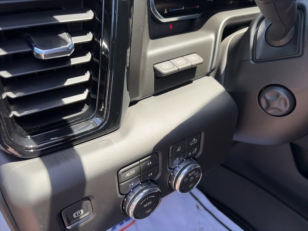 New 2026 GMC Sierra 1500 AT4 w/ AT4 Premium Package AWD/4WD image 24