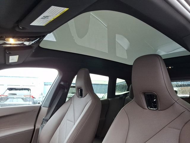Used 2024 BMW iX xDrive50 w/ Premium Package image 18