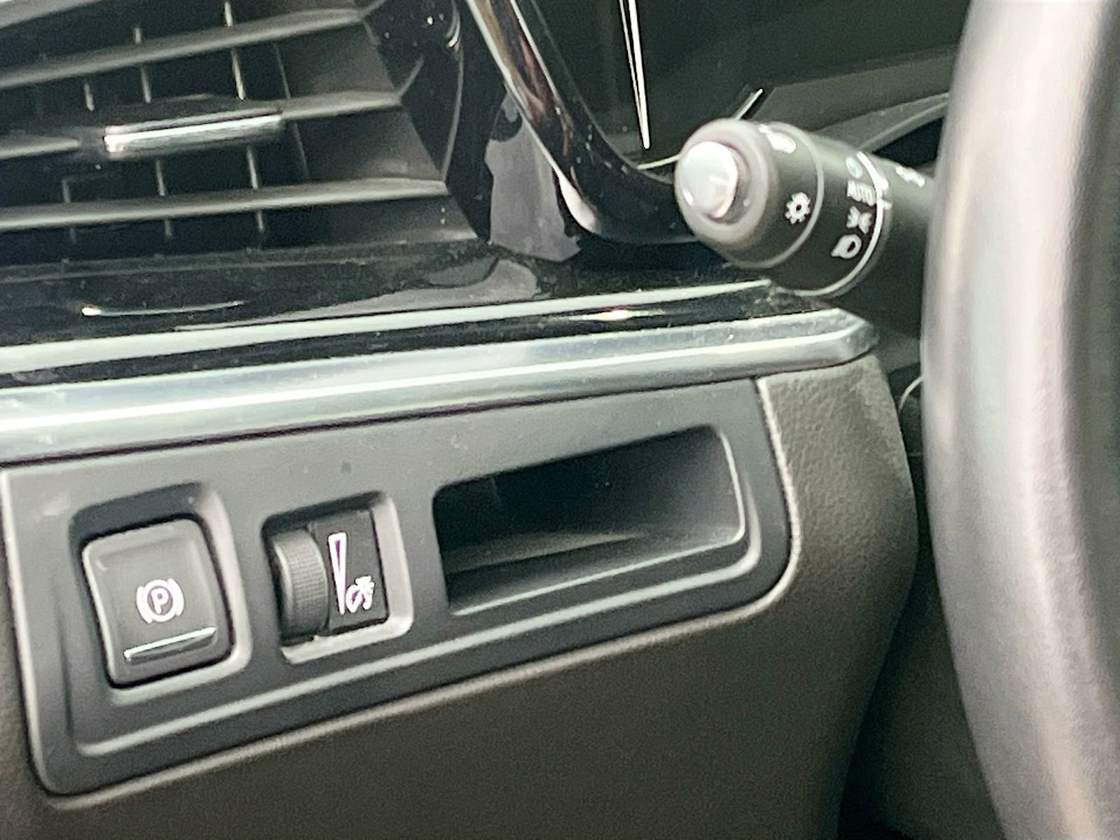 Used 2024 Cadillac XT6 Premium Luxury image 10