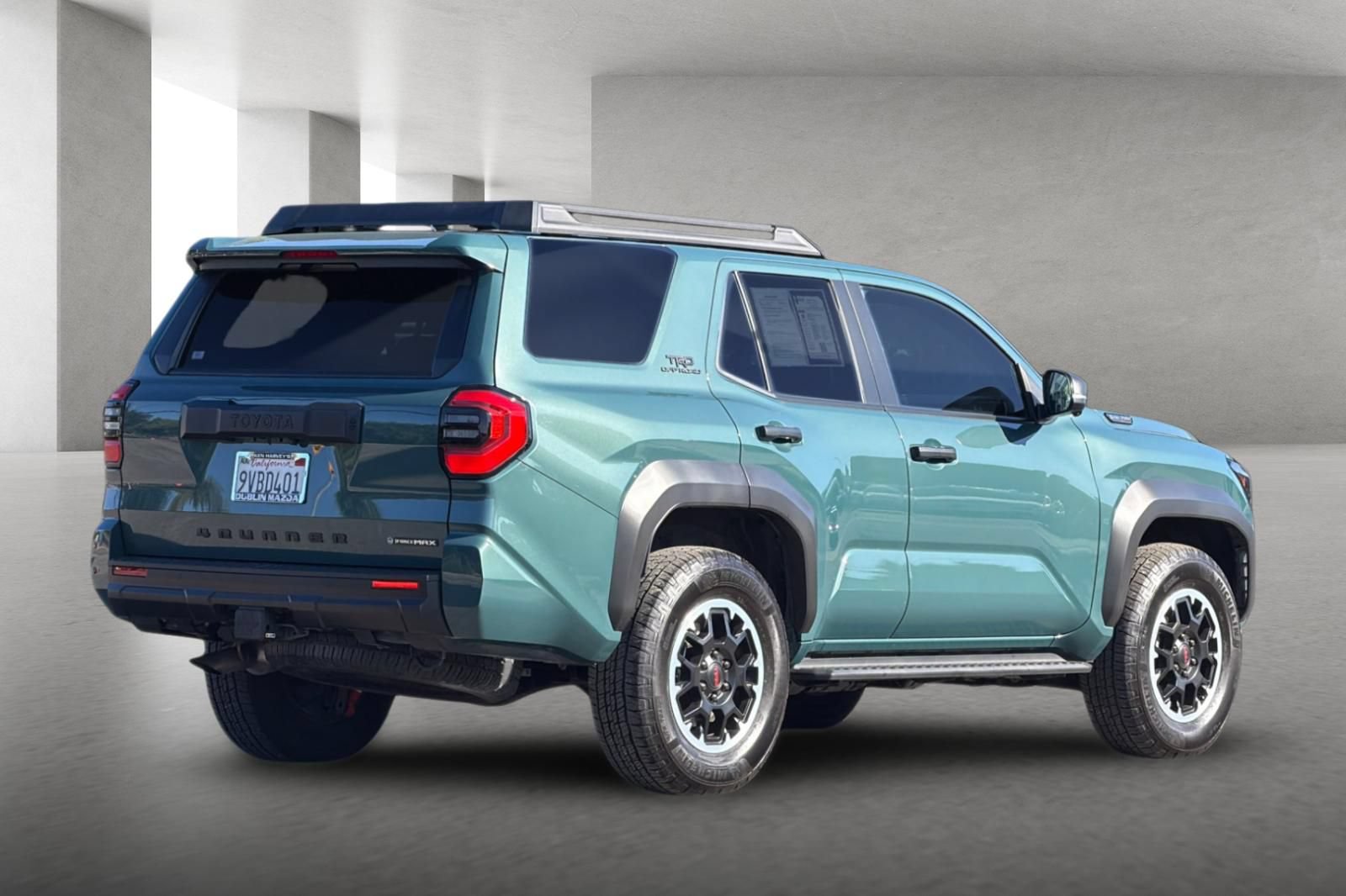 Used 2025 Toyota 4Runner TRD Off-Road Premium AWD/4WD image 4