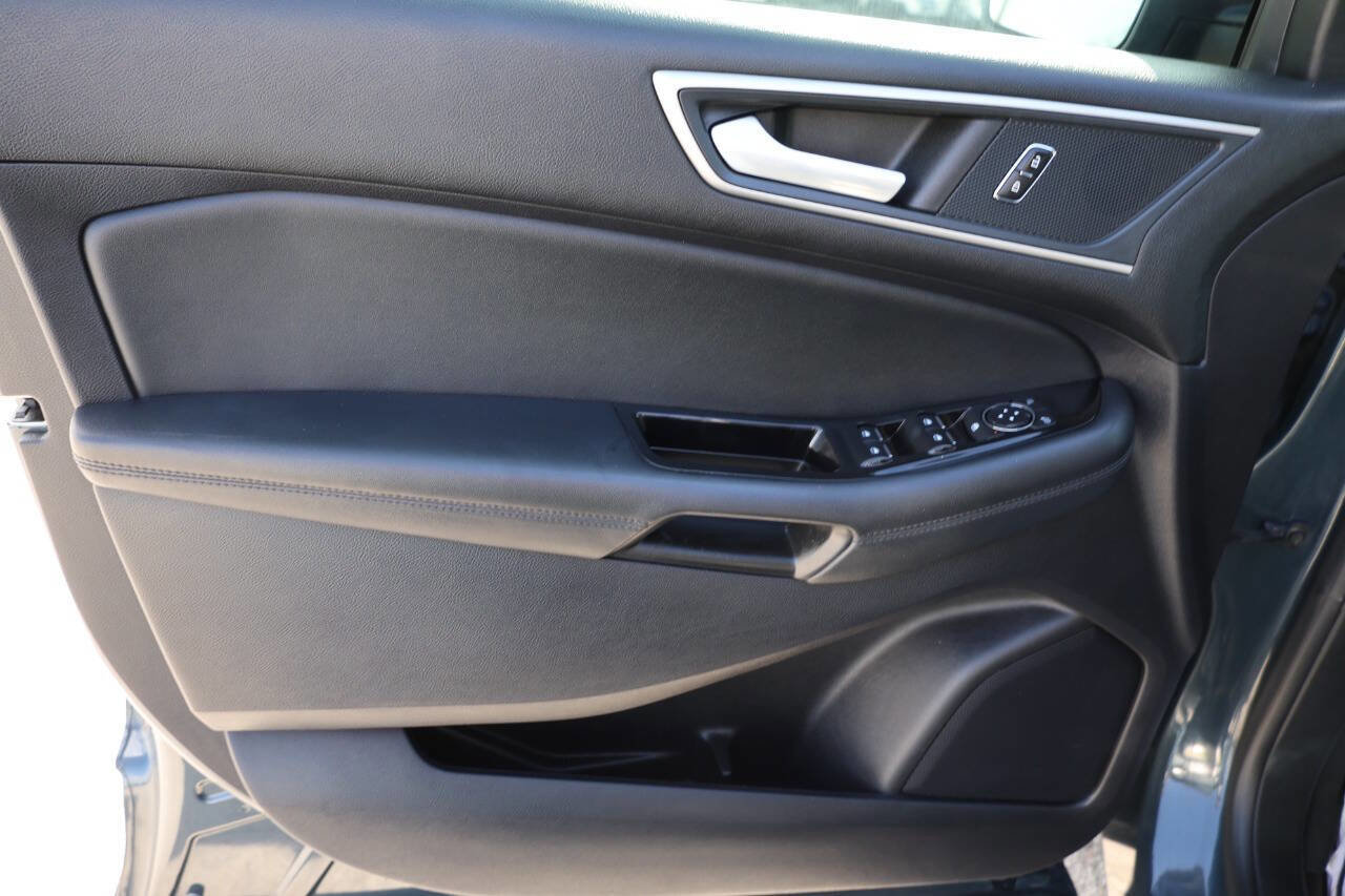 Used 2019 Ford Edge SEL w/ Equipment Group 201A AWD/4WD image 12