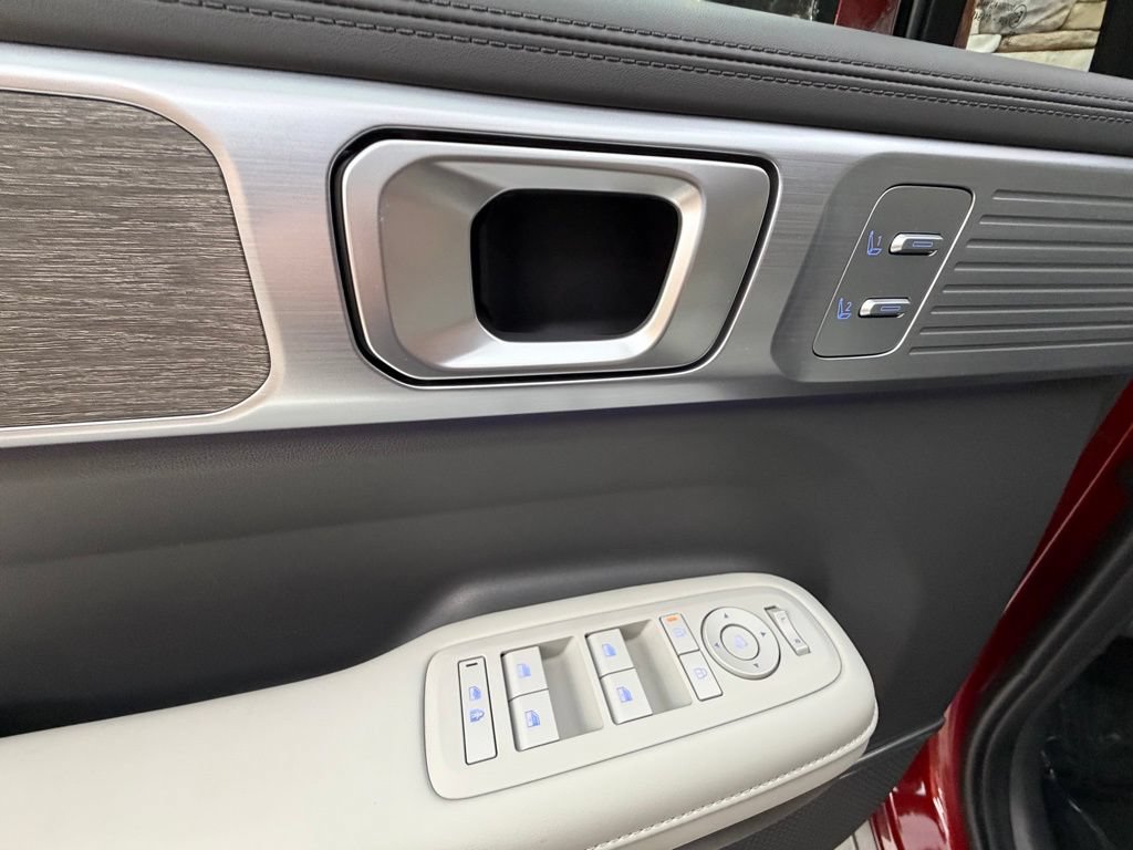 Used 2025 Hyundai Santa Fe Calligraphy AWD/4WD image 26