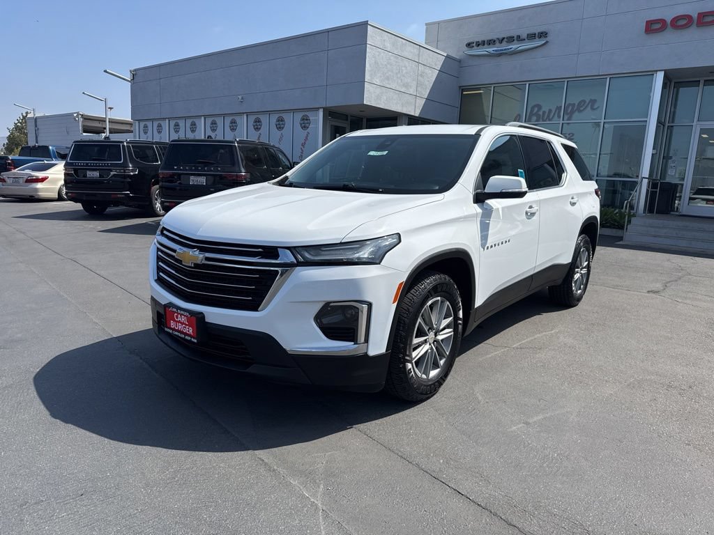 Used 2023 Chevrolet Traverse LT FWD image 3