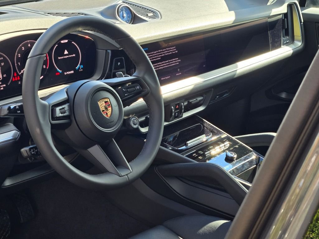 New 2026 Porsche Cayenne E-Hybrid AWD/4WD image 4