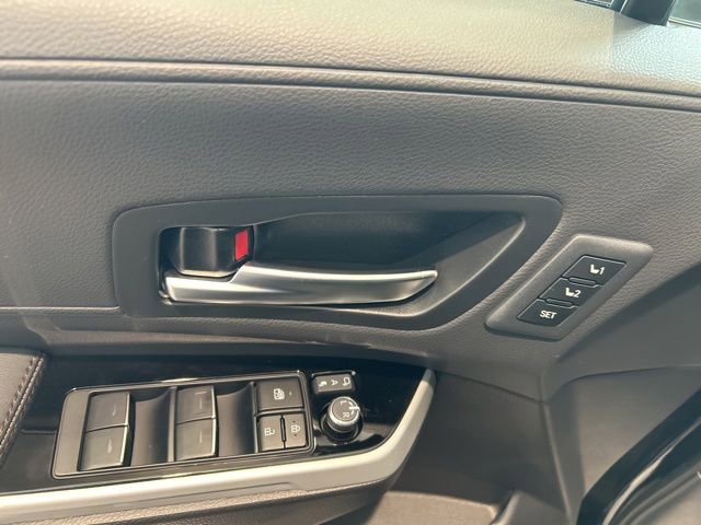 New 2026 Toyota Sienna Platinum AWD/4WD image 9