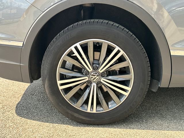 Used 2024 Volkswagen Tiguan Wolfsburg Edition image 33