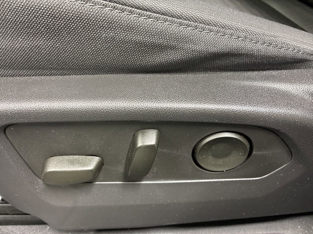 Used 2024 GMC Sierra 1500 Elevation image 9