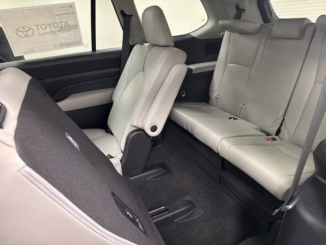 New 2026 Toyota Grand Highlander Platinum image 27