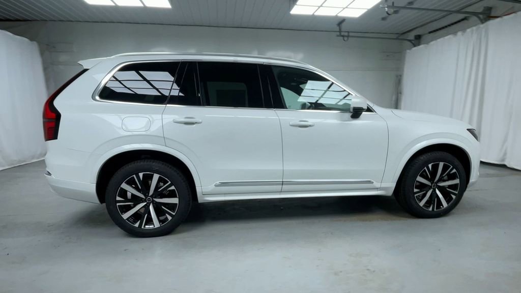 New 2026 Volvo XC90 B6 Core image 21