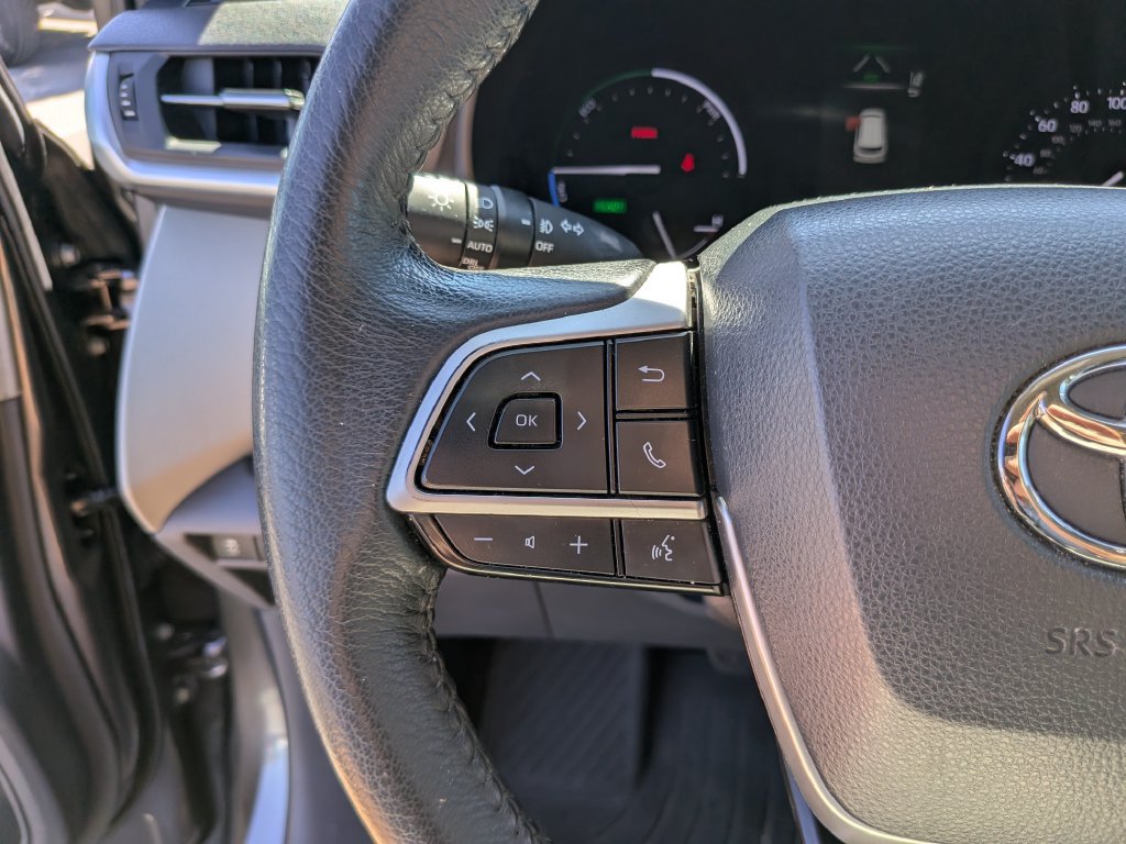 Used 2022 Toyota Sienna XLE FWD image 32
