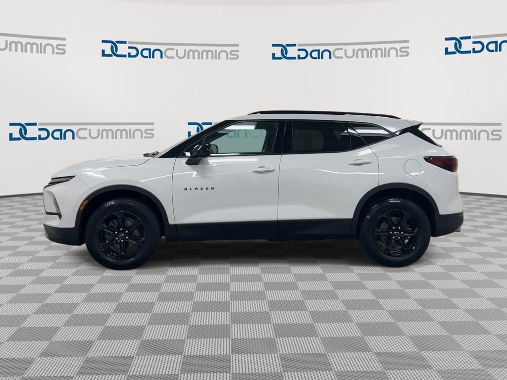 Used 2023 Chevrolet Blazer LT FWD image 5