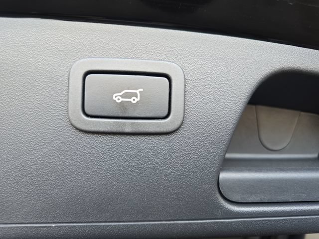 Used 2022 Jaguar E-PACE SE AWD/4WD image 16