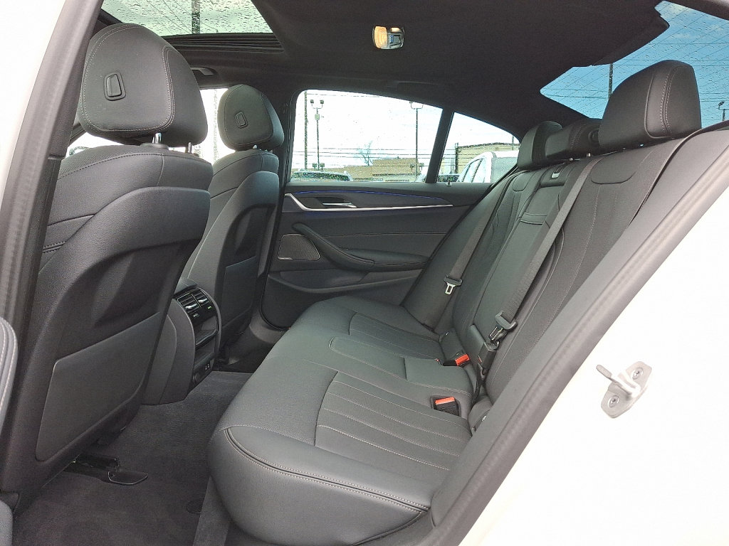 Used 2023 BMW 540i xDrive w/ Premium Package image 20