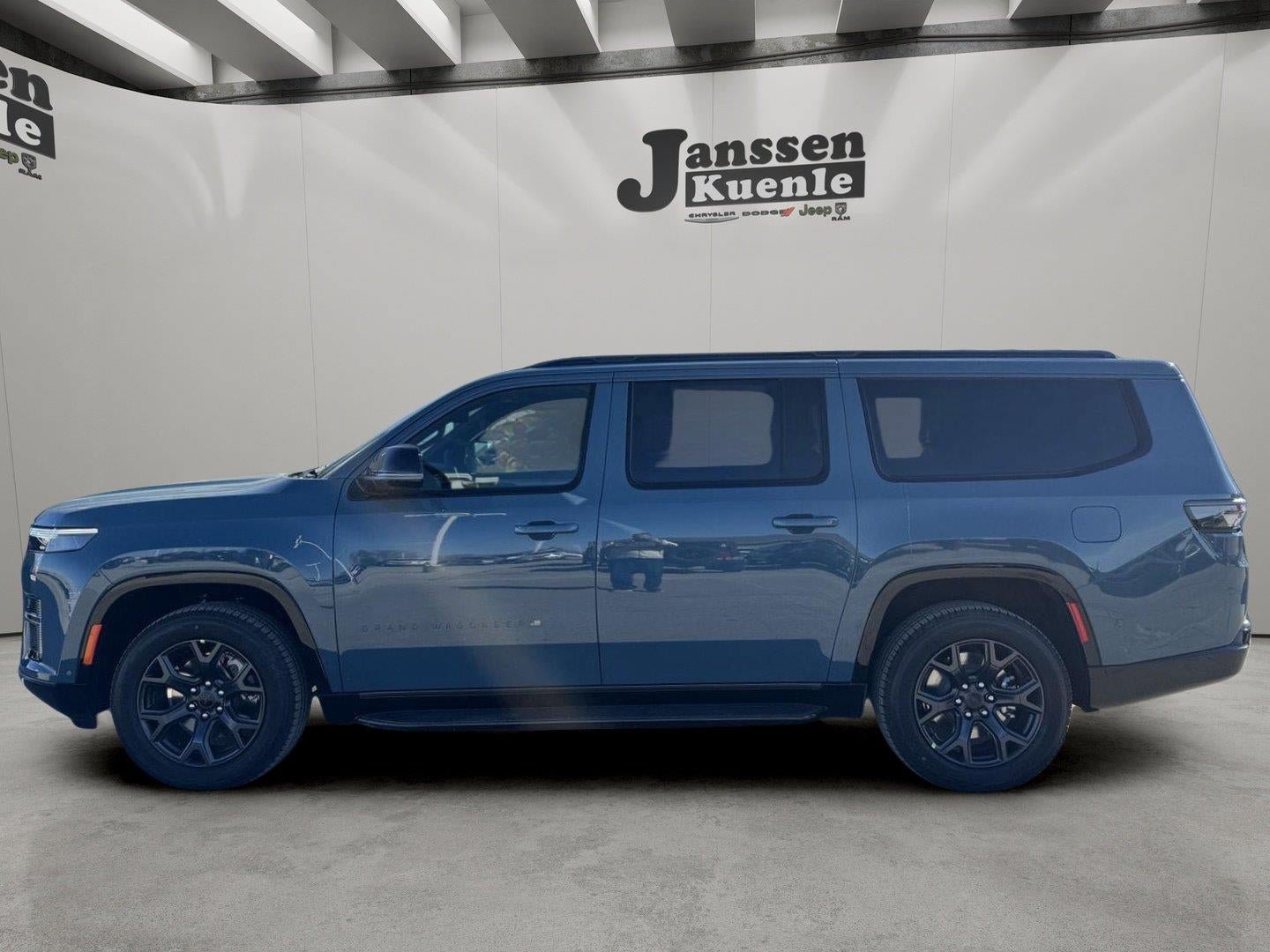 New 2026 Jeep Grand Wagoneer L Limited AWD/4WD image 1