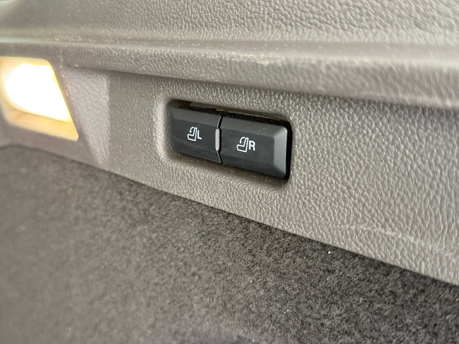 Used 2022 Lincoln Corsair AWD w/ Premium Package image 35