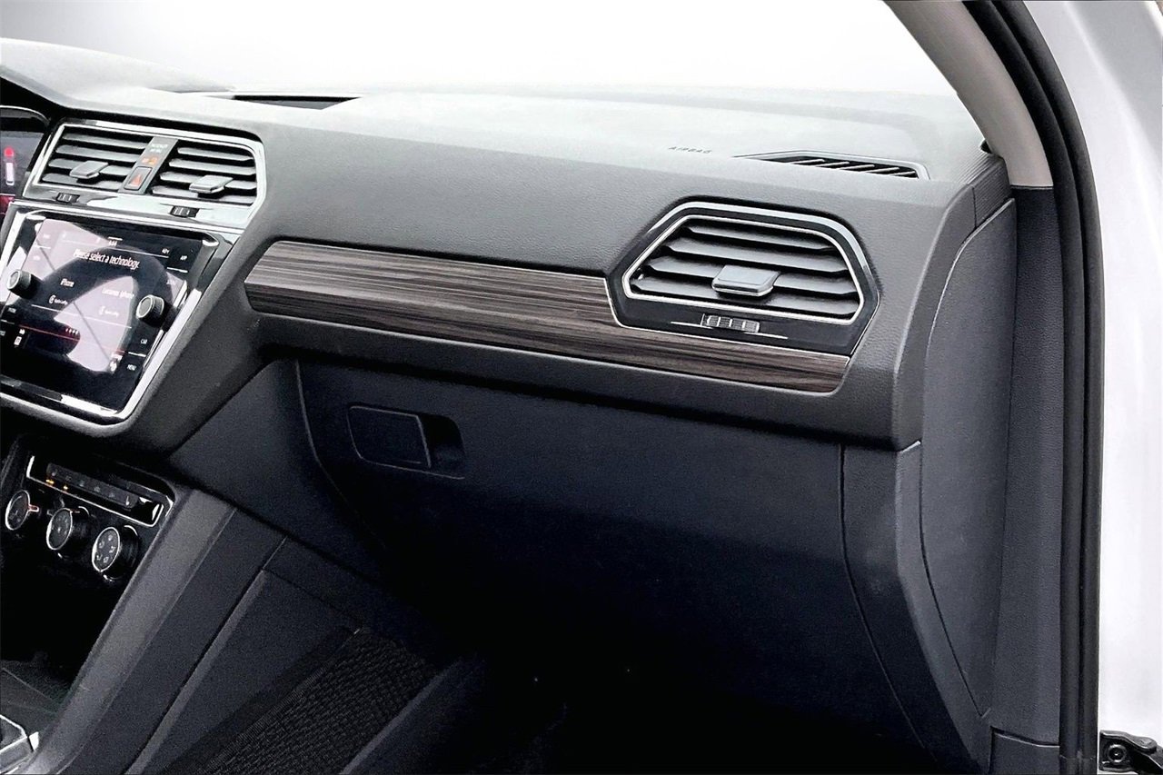 Used 2024 Volkswagen Tiguan SE image 18