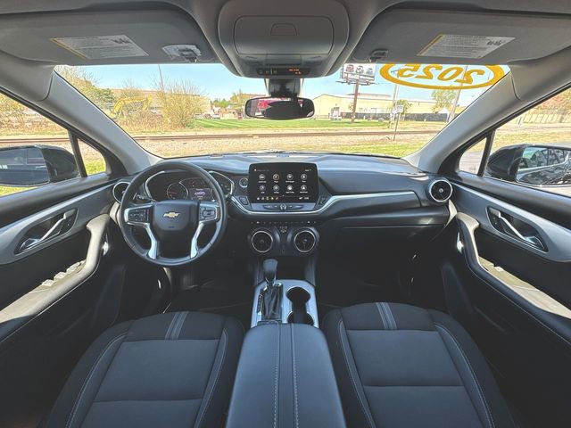Used 2025 Chevrolet Blazer LT AWD/4WD image 19