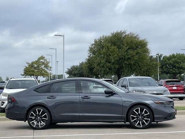 Certified 2025 Honda Accord SE image 3