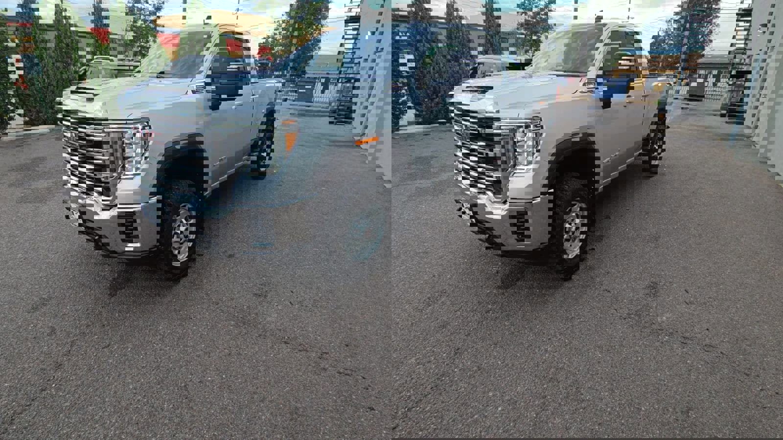 Used 2022 GMC Sierra 2500 SLE image 3