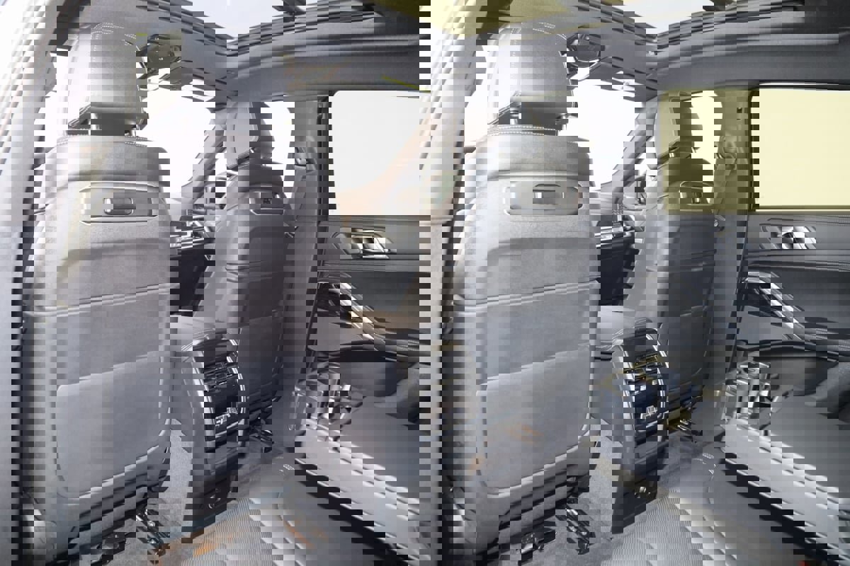 Used 2024 BMW X6 xDrive40i w/ Premium Package image 77