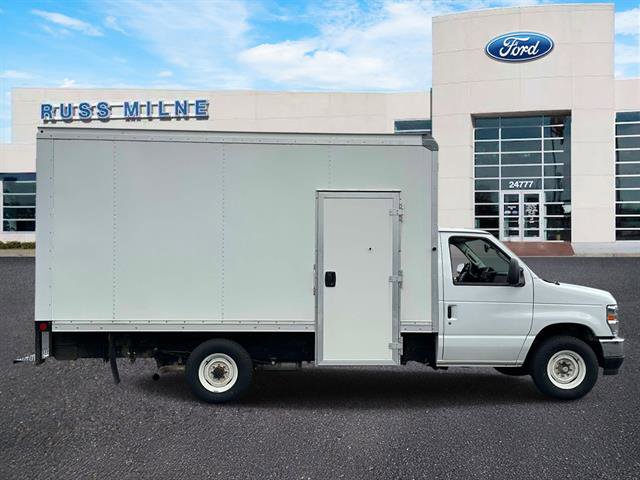 Used 2025 Ford E-350 and Econoline 350 Super Duty w/ Driver's Safety Package RWD image 2