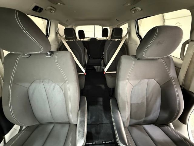 Used 2023 Chrysler Voyager LX image 30