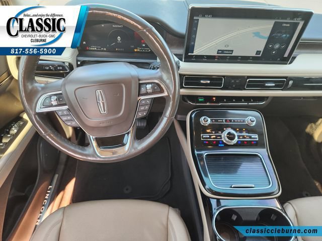 Used 2023 Lincoln Nautilus Reserve FWD image 3