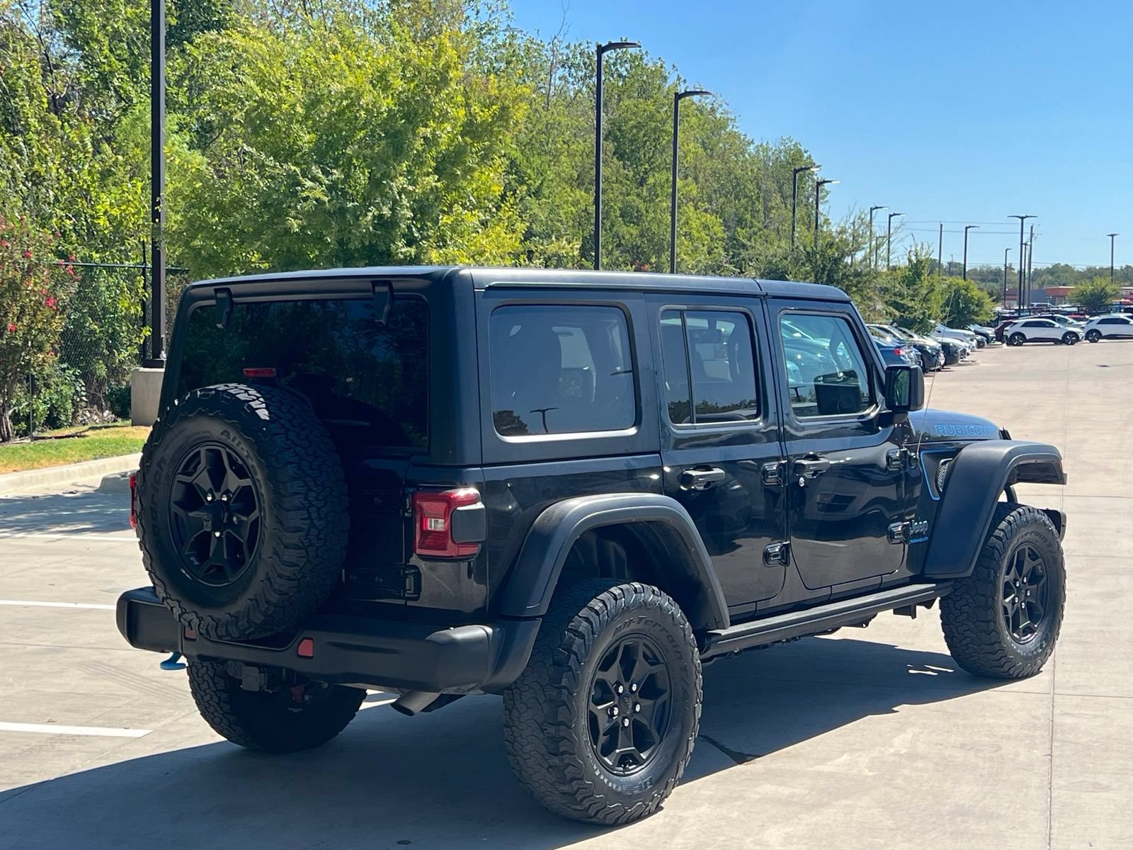 Used 2023 Jeep Wrangler Unlimited Rubicon 4xe AWD/4WD image 11