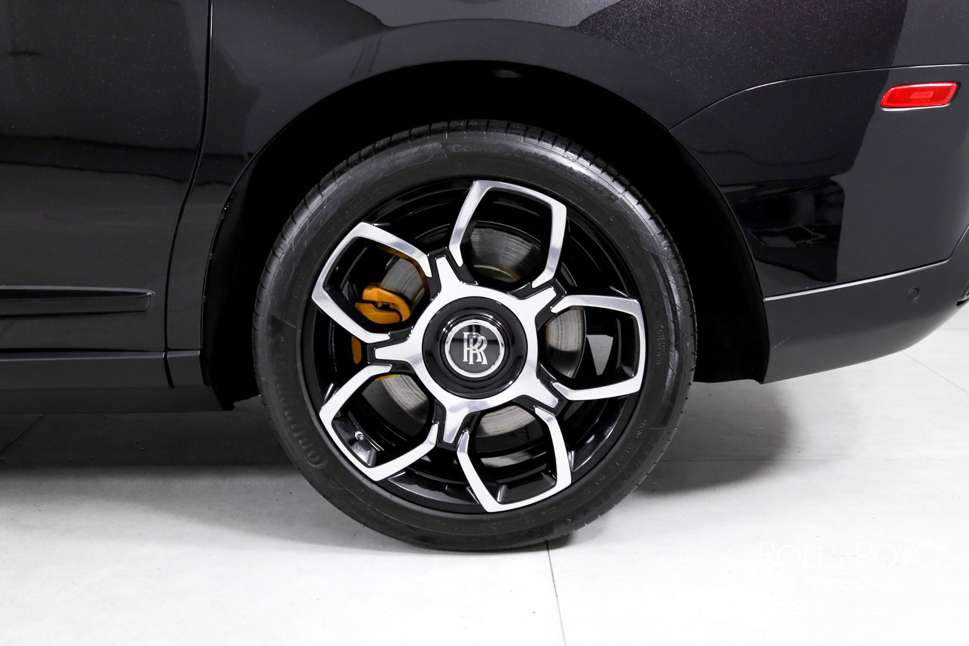 Certified 2023 Rolls-Royce Cullinan Black Badge w/ Driver's Package image 40