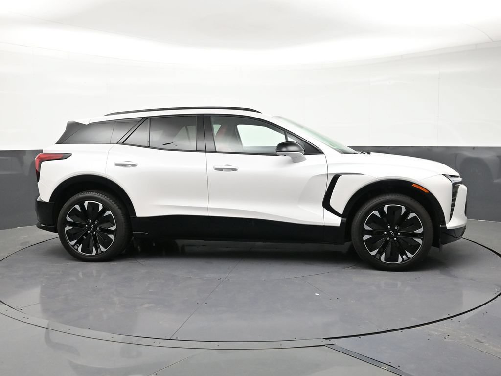 Used 2025 Chevrolet Blazer EV RS w/ Super Cruise Package AWD/4WD image 6