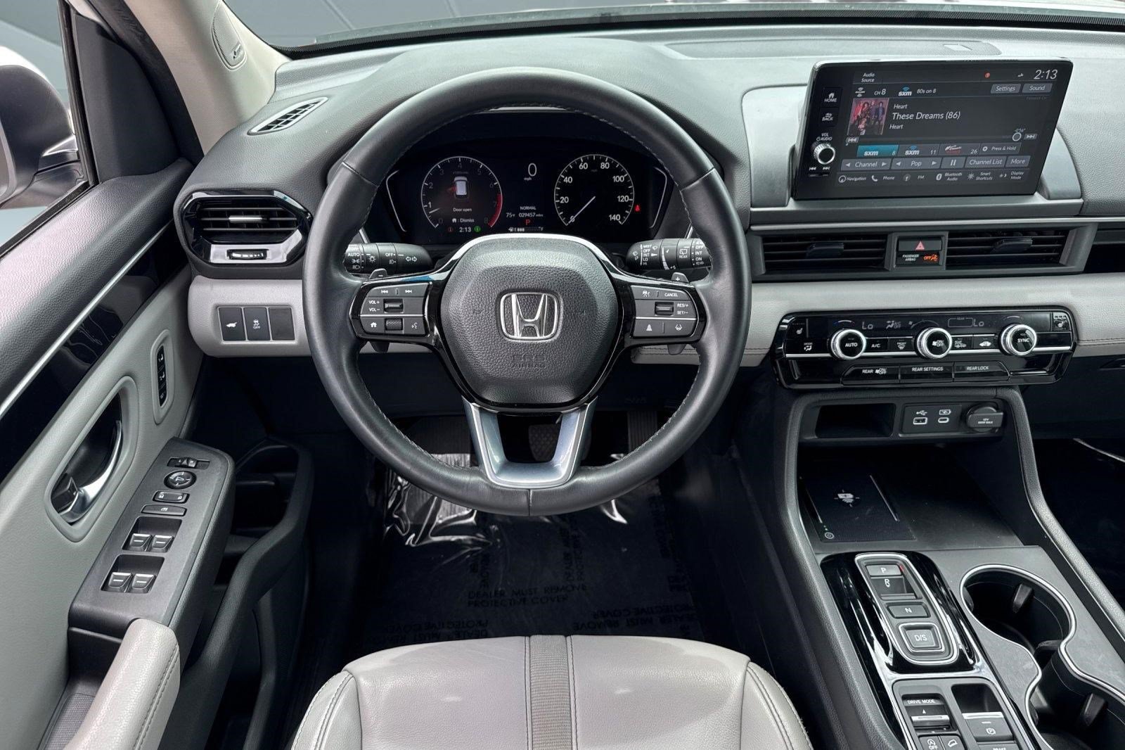Certified 2023 Honda Pilot Touring image 31