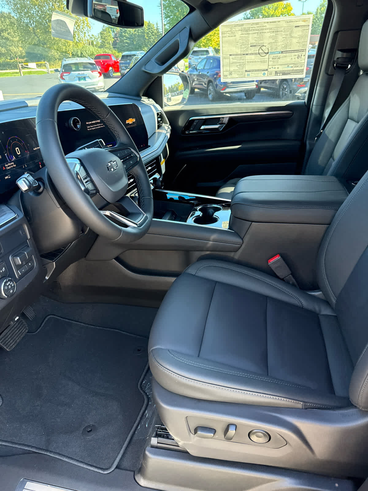New 2027 Chevrolet Suburban Z71 w/ Comfort Package AWD/4WD image 4